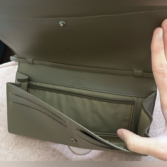 Louis Vuitton Epi Honfleur Brown Shoulder Bag - Picture 9 of 16